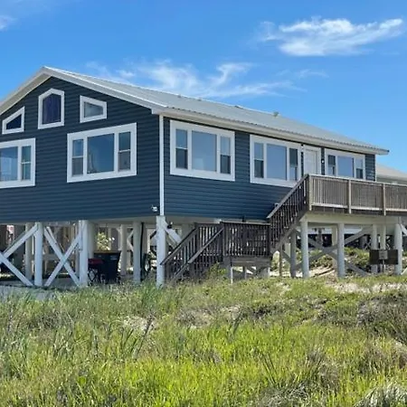 Dog Friendly Cottage Just Steps To Beach / Outdoor Living & Dining Room / Tons Of Amenities / Book Now!